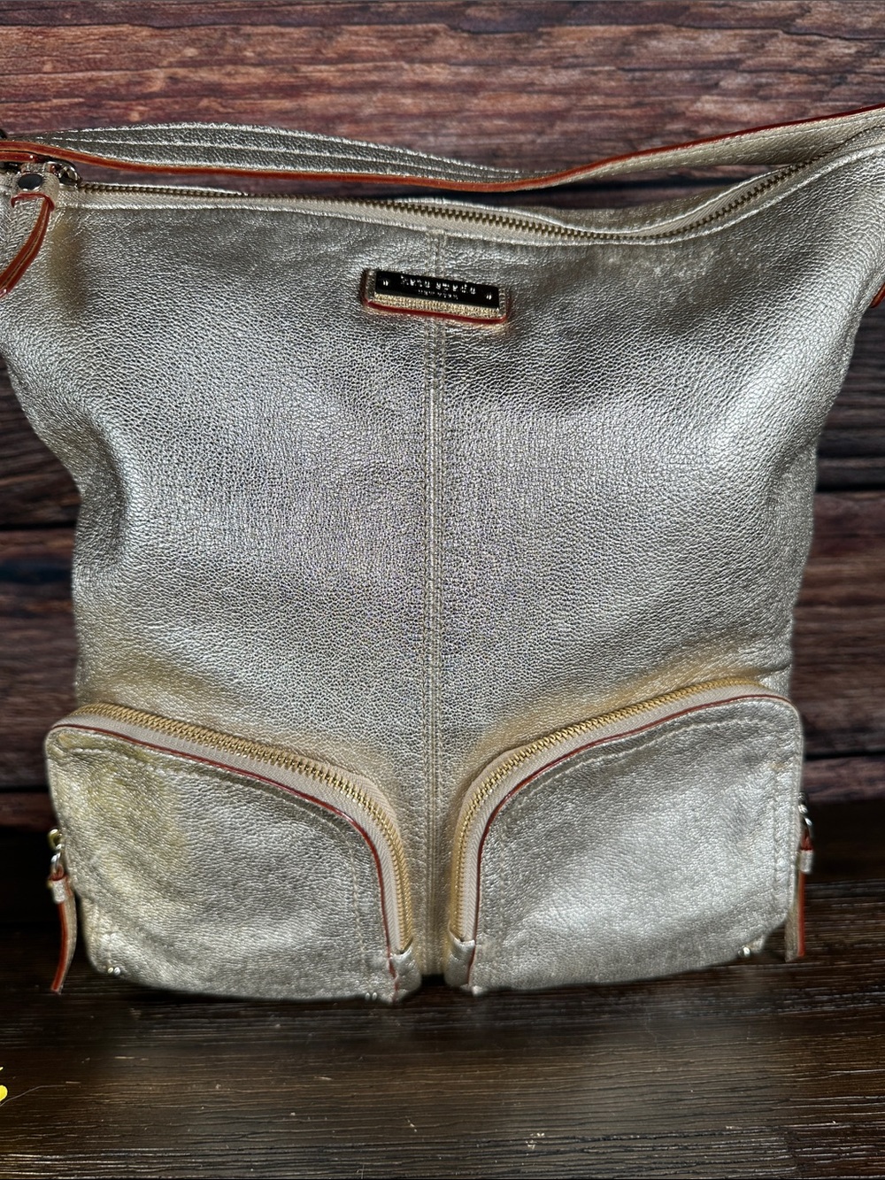 Kate spade Gold Metallic Leather Shoulder bag! - Picture 2 of 8